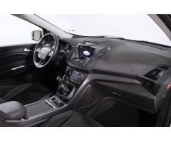 Ford Kuga 2.0 TDCI 110KW VIGNALE 2WD 5P de 2017 con 42.906 Km por 18.000 EUR. en Barcelona