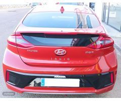 Hyundai Ioniq 1.6 GDI PHEV STYLE de 2017 con 169.000 Km por 15.000 EUR. en Badajoz