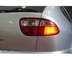 Seat Leon 1.9TDi 150cv FR de 2005 con 235.000 Km por 5.750 EUR. en Madrid