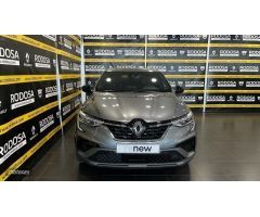Renault Arkana 1.6 E-Tech 145cv RS Line de 2022 con 9.479 Km por 31.900 EUR. en Pontevedra