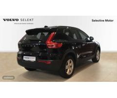 Volvo XC40 Momentum Core, T2 (gasolina - manual) de 2022 con 14.500 Km por 28.900 EUR. en Cantabria