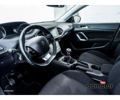 Peugeot 308 STYLE 1.2 PURETECH 110CV 5P de 2018 con 66.470 Km por 14.990 EUR. en Tarragona