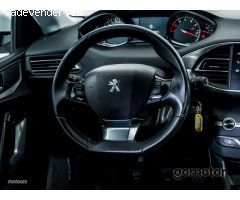 Peugeot 308 STYLE 1.2 PURETECH 110CV 5P de 2018 con 66.470 Km por 14.990 EUR. en Tarragona
