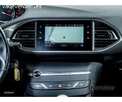 Peugeot 308 STYLE 1.2 PURETECH 110CV 5P de 2018 con 66.470 Km por 14.990 EUR. en Tarragona