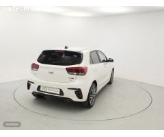 Kia Rio GT LINE 1.2 DPI 84 CV 5P de 2021 con 9.841 Km por 15.600 EUR. en Barcelona