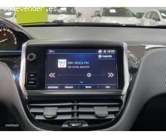 Peugeot 2008 Allure 1.5 BlueHDI 120 S&S EAT6 de 2019 con 13.000 Km por 18.900 EUR. en Malaga
