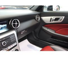 Mercedes Clase SLC SLC 200 AMG LINE AUT 2P de 2019 con 37.991 Km por 38.900 EUR. en Pontevedra