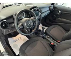 Mini Cooper 5P de 2018 con 21.000 Km por 15.500 EUR. en Alava