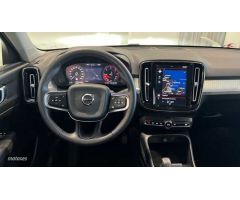Volvo XC40 XC40 D3 Business Plus Automatico de 2020 con 21.155 Km por 32.900 EUR. en A Coruna