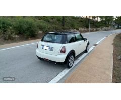 Mini Mini MINI ONE R52 1.4 95CV GASOLINA  DEL 12/2008 de 2008 con 149.325 Km por 6.990 EUR. en Giron