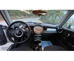 Mini Mini MINI ONE R52 1.4 95CV GASOLINA  DEL 12/2008 de 2008 con 149.325 Km por 6.990 EUR. en Giron