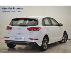 Hyundai i30 1.0 TGDI Klass LR 48V 120 de 2022 con 10.185 Km por 21.720 EUR. en Alava