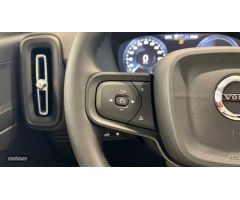 Volvo XC40 XC40 Recharge Essential, T4 plug-in hybrid, Electrico/Gasolina, Bright de 2023 con 1 Km p