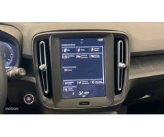 Volvo XC40 XC40 Recharge Essential, T4 plug-in hybrid, Electrico/Gasolina, Bright de 2023 con 1 Km p