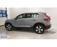 Volvo XC40 XC40 Recharge Plus, T4 plug-in hybrid, Electrico/Gasolina, Bright de 2023 con 1 Km por 46