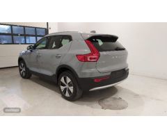 Volvo XC40 XC40 Recharge Plus, T4 plug-in hybrid, Electrico/Gasolina, Bright de 2023 con 1 Km por 46
