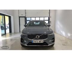 Volvo XC 60 2.0 D B4 PLUS BRIGHT AUTO 4WD 197 5P de 2023 con 2.900 Km por 53.000 EUR. en Cadiz