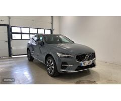 Volvo XC 60 2.0 D B4 PLUS BRIGHT AUTO 4WD 197 5P de 2023 con 2.900 Km por 53.000 EUR. en Cadiz