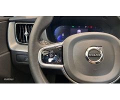 Volvo XC 60 2.0 D B4 PLUS BRIGHT AUTO 4WD 197 5P de 2023 con 2.900 Km por 53.000 EUR. en Cadiz