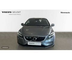 Volvo V 40 2.0 D2 MOMENTUM 120 5P de 2018 con 139.291 Km por 18.000 EUR. en A Coruna