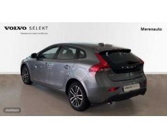 Volvo V 40 2.0 D2 MOMENTUM 120 5P de 2018 con 139.291 Km por 18.000 EUR. en A Coruna