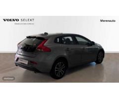 Volvo V 40 2.0 D2 MOMENTUM 120 5P de 2018 con 139.291 Km por 18.000 EUR. en A Coruna