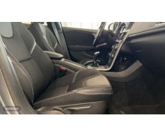 Volvo V 40 2.0 D2 MOMENTUM 120 5P de 2018 con 139.291 Km por 18.000 EUR. en A Coruna