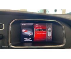 Volvo V 40 2.0 D2 MOMENTUM 120 5P de 2018 con 139.291 Km por 18.000 EUR. en A Coruna