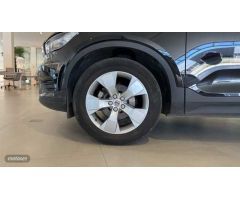 Volvo XC40 1.5 T3 MOMENTUM 156 5P de 2018 con 113.609 Km por 23.800 EUR. en A Coruna