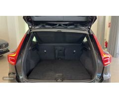 Volvo XC40 1.5 T3 MOMENTUM 156 5P de 2018 con 113.609 Km por 23.800 EUR. en A Coruna