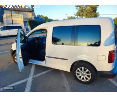 Volkswagen Caddy Kombi 2.o TDI BMT 5p 5L de 2019 con 184.000 Km por 15.500 EUR. en Valencia