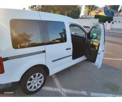 Volkswagen Caddy Kombi 2.o TDI BMT 5p 5L de 2019 con 184.000 Km por 15.500 EUR. en Valencia