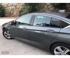 Opel Insignia Grand sport excellence 136 cv de 2018 con 55.637 Km por 20.000 EUR. en Malaga