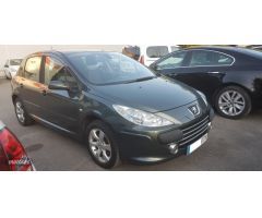 Peugeot 307 1.6 HDi 110 XS 5p. de 2007 con 245.000 Km por 3.750 EUR. en Pontevedra