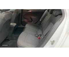 Opel Astra ST 1.6CDTI SELECTIVE de 2018 con 253.340 Km por 7.300 EUR. en Madrid