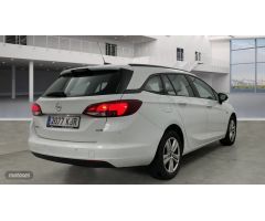 Opel Astra ST 1.6CDTI SELECTIVE de 2018 con 253.340 Km por 7.300 EUR. en Madrid