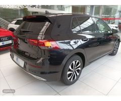 Volkswagen Golf GOLF VIII 1.5 TSI LIFE 5P de 2021 con 65.670 Km por 24.500 EUR. en Pontevedra