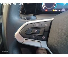 Volkswagen Golf GOLF VIII 1.5TSI LIVE 5P de 2021 con 66.864 Km por 24.500 EUR. en Pontevedra
