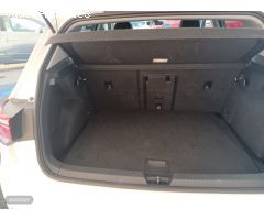 Volkswagen Golf GOLF VIII 1.5TSI LIVE 5P de 2021 con 66.864 Km por 24.500 EUR. en Pontevedra