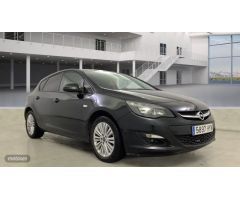 Opel Astra 1.6CDTI S/S SELECTIVE 136CV de 2014 con 184.565 Km por 6.700 EUR. en Madrid