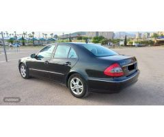 Mercedes Clase E E 220 CDI Avantgarde 2007. Diesel de 2007 con 70.735 Km por 15.500 EUR. en Malaga