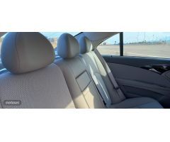 Mercedes Clase E E 220 CDI Avantgarde 2007. Diesel de 2007 con 70.735 Km por 15.500 EUR. en Malaga