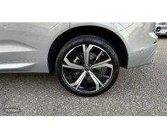 Volvo XC 60 XC60 Plus, B4 (diesel), Diesel, Dark de 2022 con 14.676 Km por 57.900 EUR. en Malaga