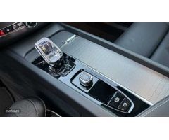 Volvo XC 60 XC60 Plus, B4 (diesel), Diesel, Dark de 2022 con 14.676 Km por 57.900 EUR. en Malaga