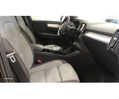 Volvo XC40 Recharge Plus, T4 plug-in hybrid, Electrico/Gasolina, Dark de 2023 con 7 Km por 47.500 EU