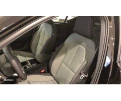 Volvo XC40 Recharge Plus, T4 plug-in hybrid, Electrico/Gasolina, Dark de 2023 con 7 Km por 47.500 EU