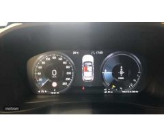 Volvo XC40 Recharge Plus, T4 plug-in hybrid, Electrico/Gasolina, Dark de 2023 con 7 Km por 47.500 EU