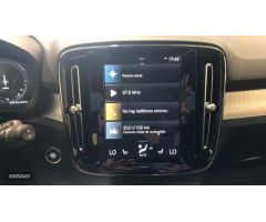 Volvo XC40 Recharge Plus, T4 plug-in hybrid, Electrico/Gasolina, Dark de 2023 con 7 Km por 47.500 EU