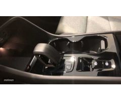 Volvo XC40 Recharge Plus, T4 plug-in hybrid, Electrico/Gasolina, Dark de 2023 con 7 Km por 47.500 EU