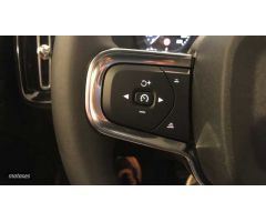 Volvo XC40 Recharge Plus, T4 plug-in hybrid, Electrico/Gasolina, Dark de 2023 con 7 Km por 47.500 EU